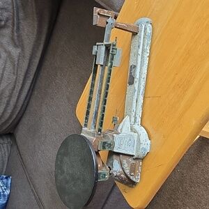 Vintage Metal Balance Scale